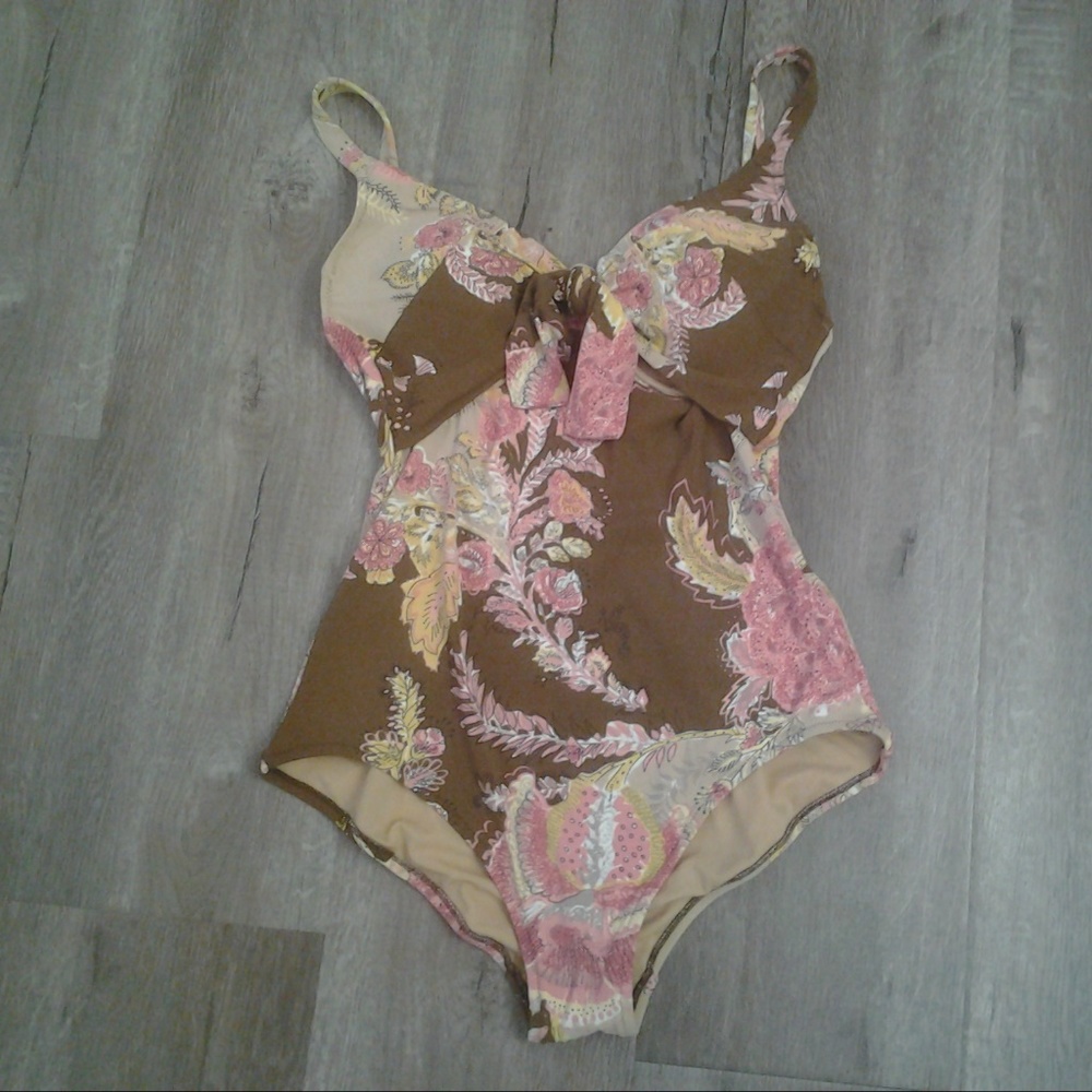Atlantique One Piece Bathing Suit Underwire